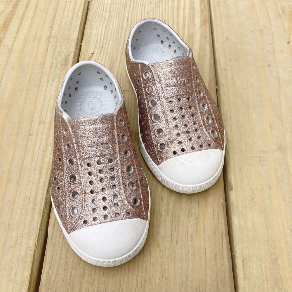 Native Toddler Jefferson Metal Bling size 7 - GUC